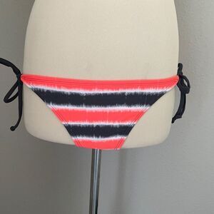 Converse one ⭐️ star medium Bikini bottom